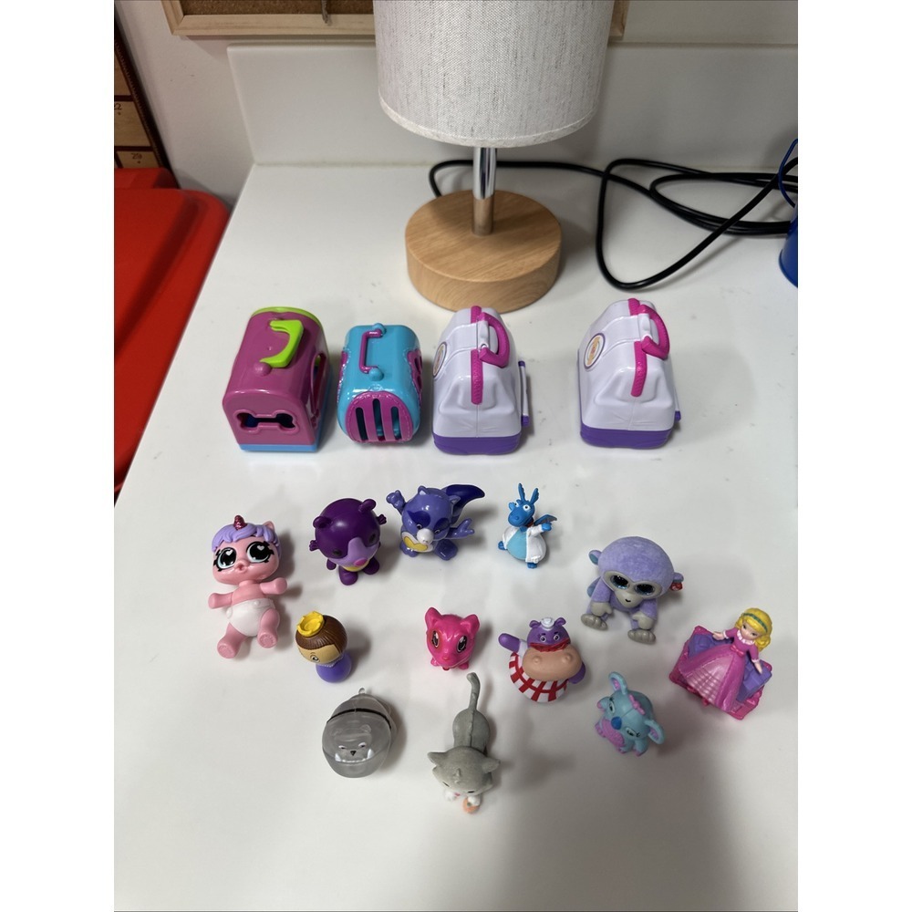 Lot of‎ 16 Character Toys And 4 Pet Carriers